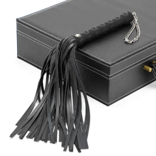 Martinet Elegant BDSM Cuir